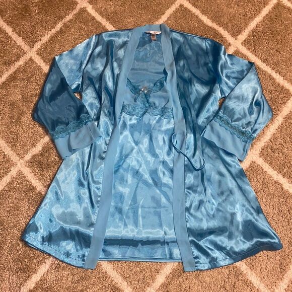 Delicates Silky and Laced Nightgown and Robe Bundle - Picture 1 of 9